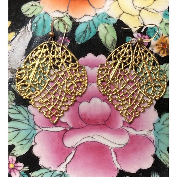 Vintage Filigree Gold Earrings Lovely Statement ~ Holiday Glam ~ Lovely Gift - Picture 2 of 5